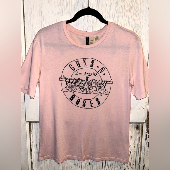 🎵🎵🎵 Soft Pink Brand New Concert T-shirt🎵🎵🎵 - Picture 5 of 5